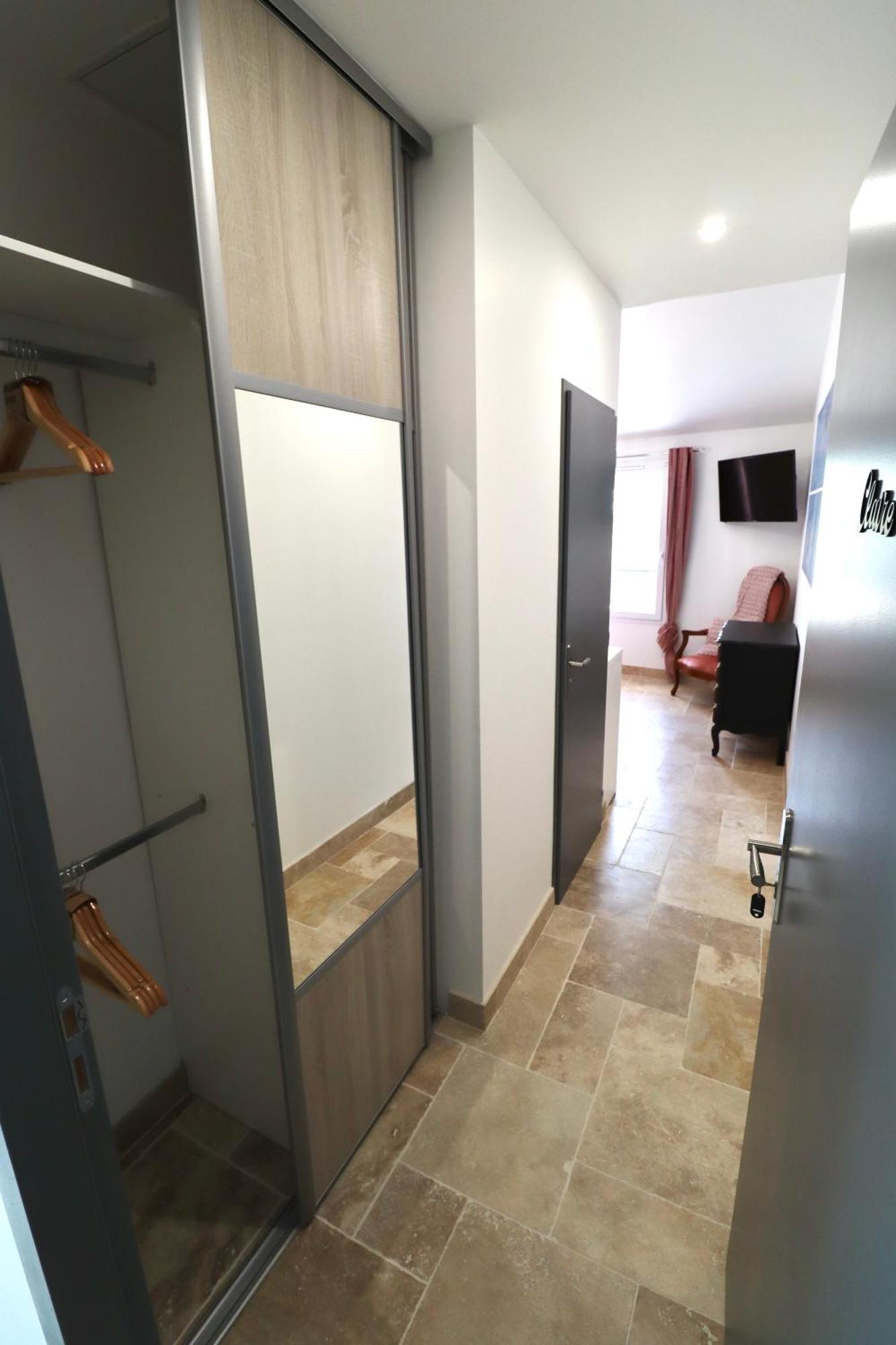 Chambres D'Hotes Avec Jacuzzi Et Piscine Au Mas De Cadoule Saint-Just  Habitación foto
