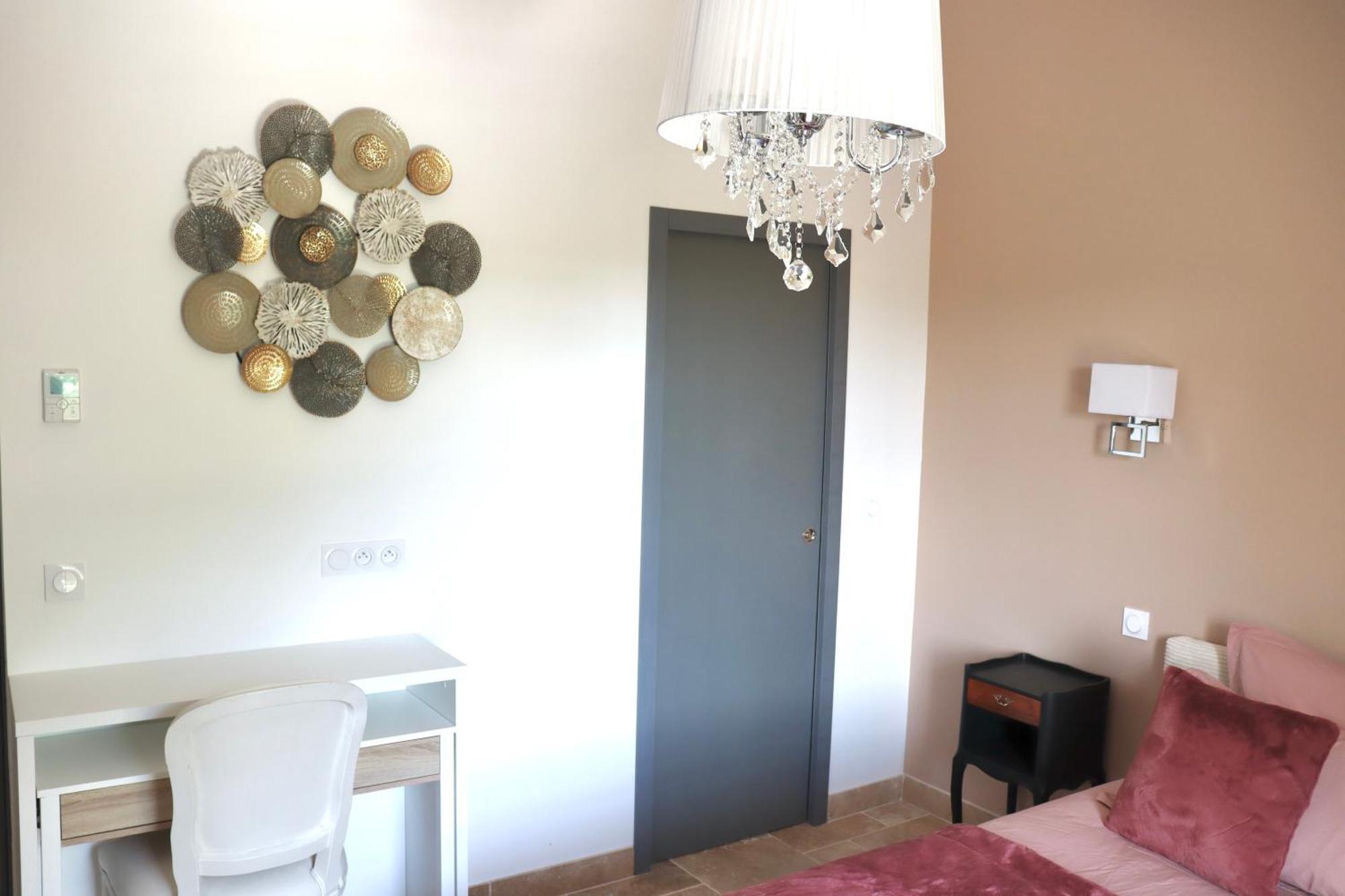 Chambres D'Hotes Avec Jacuzzi Et Piscine Au Mas De Cadoule Saint-Just  Habitación foto