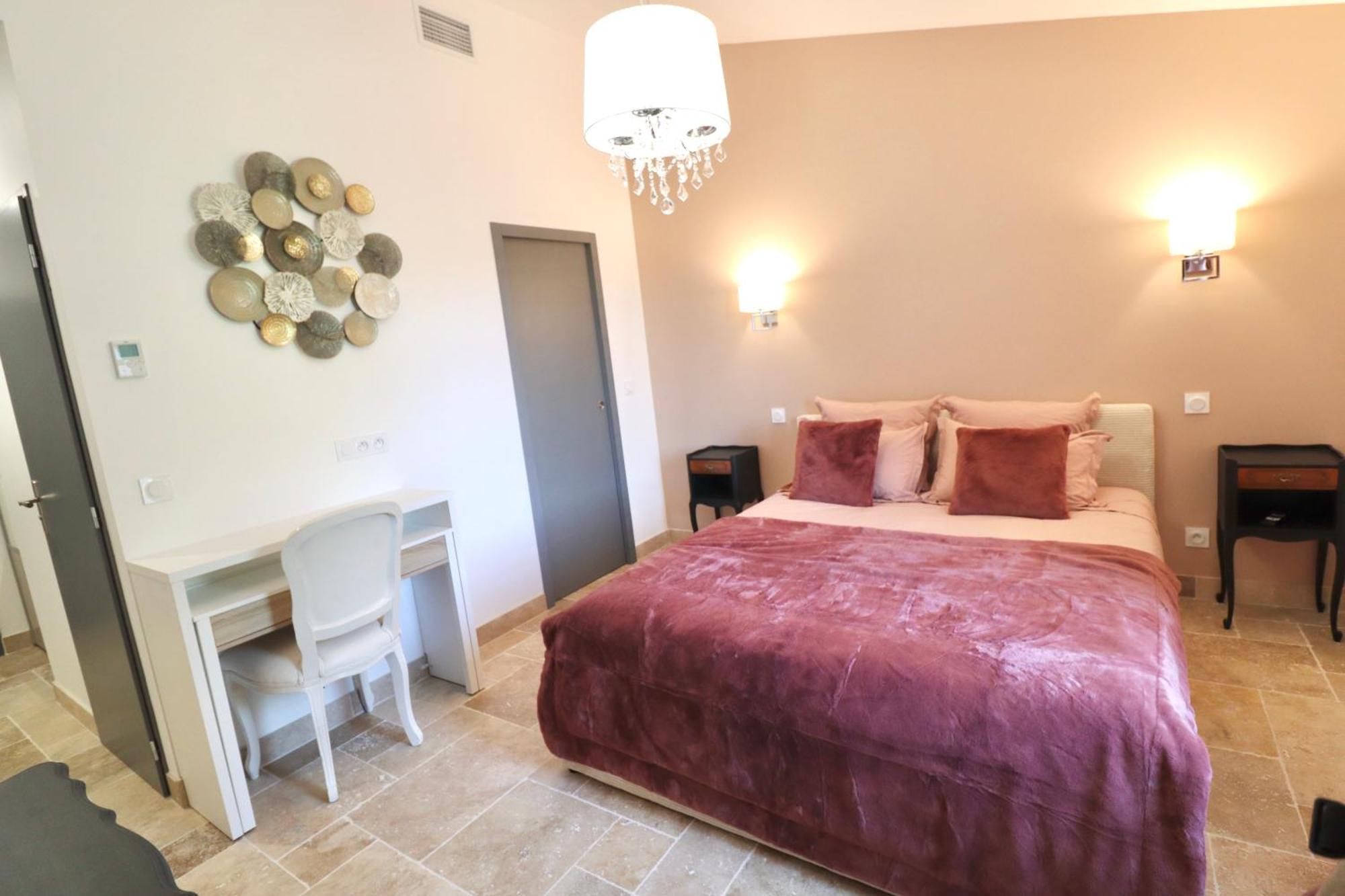 Chambres D'Hotes Avec Jacuzzi Et Piscine Au Mas De Cadoule Saint-Just  Habitación foto
